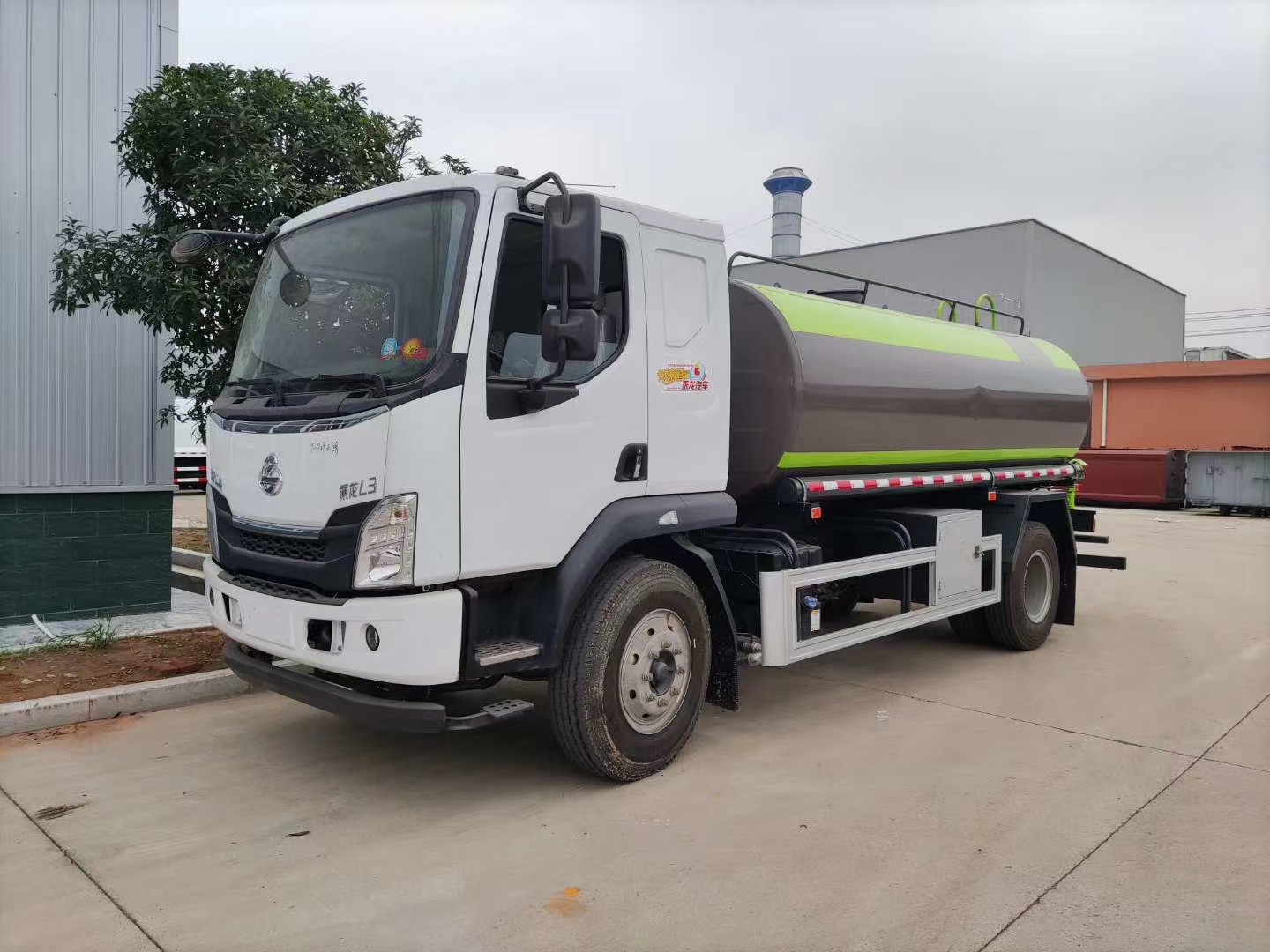 国六东风柳汽单桥洒水车